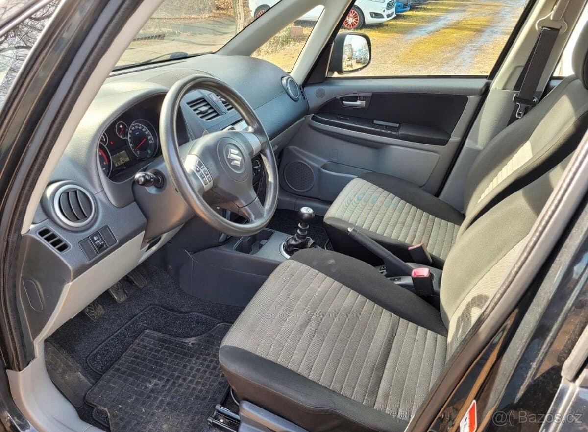 2011 Suzuki SX4 - 8