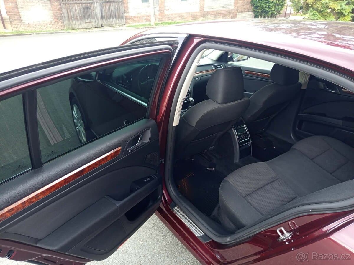 2010 Škoda SUPERB - 8
