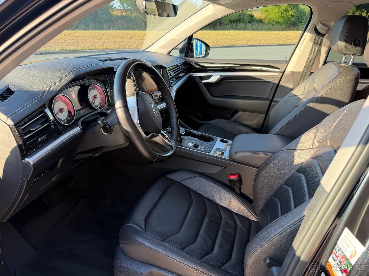 2020 Volkswagen TOUAREG - 8