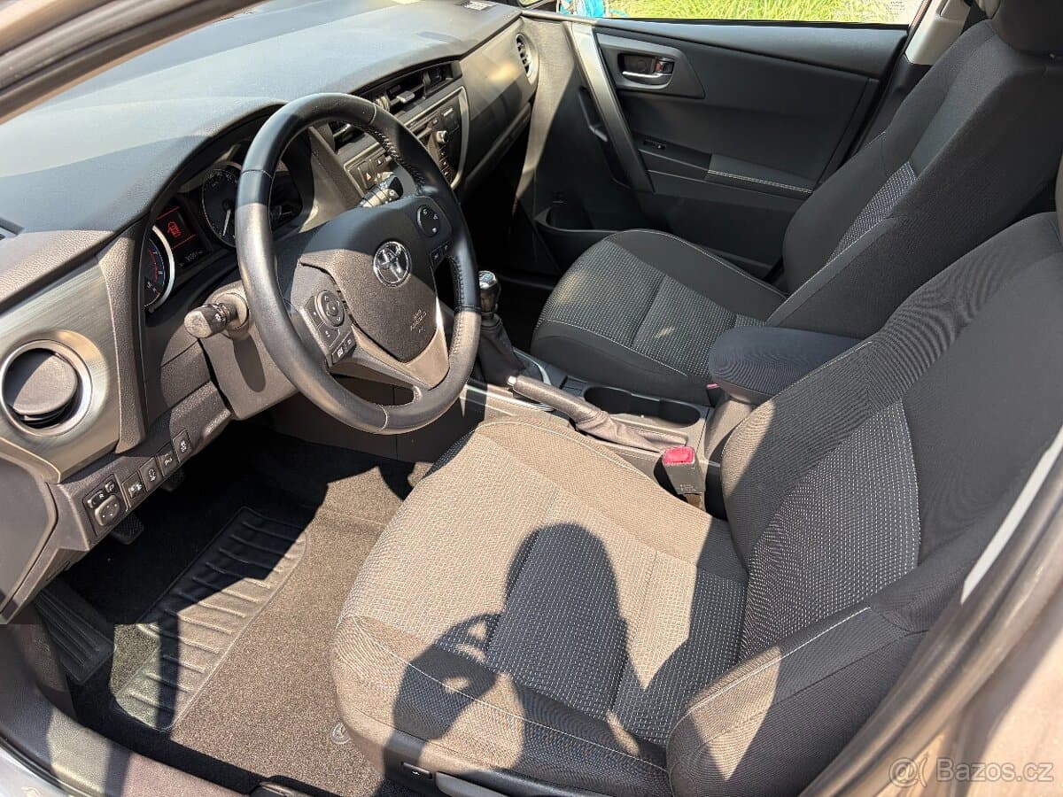 2014 Toyota AURIS - 8