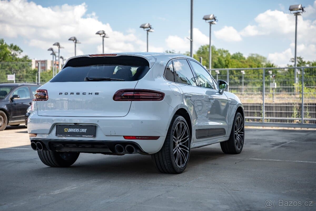 2018 Porsche MACAN - 8