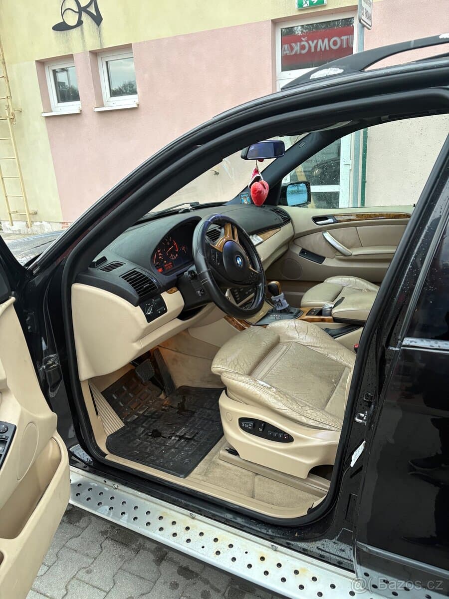 2001 BMW X5 - 8