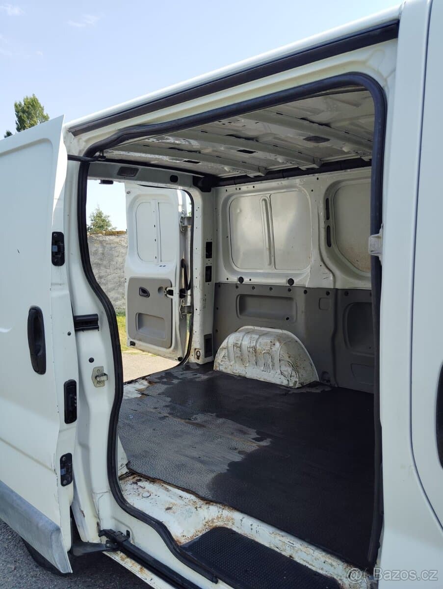 2005 Opel VIVARO - 8