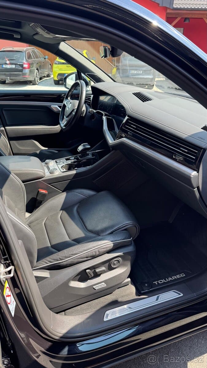2019 Volkswagen TOUAREG - 8