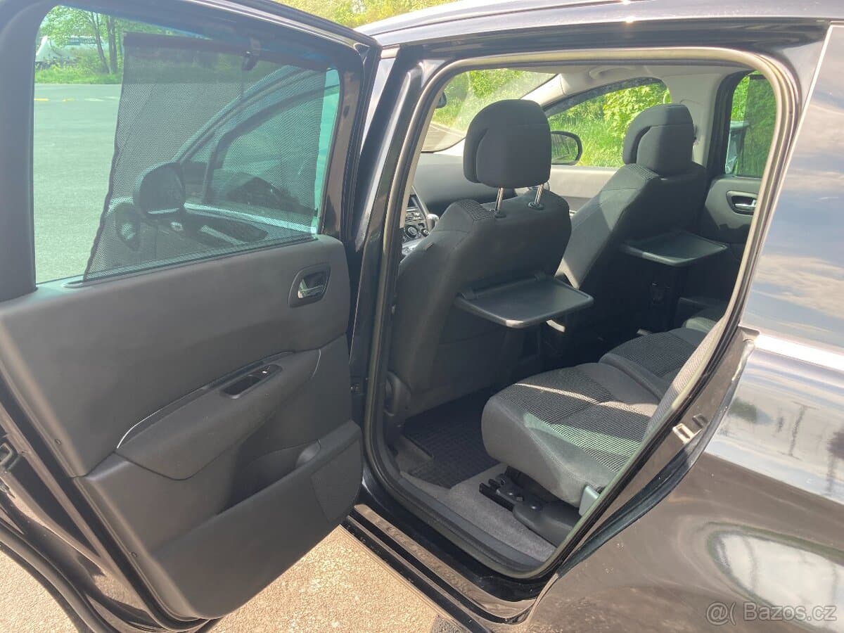 2012 Peugeot 5008 - 8