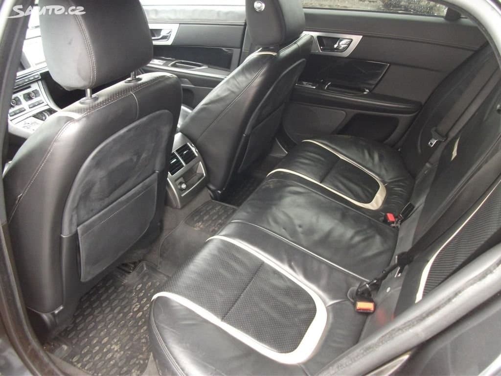 2013 Jaguar XF - 8
