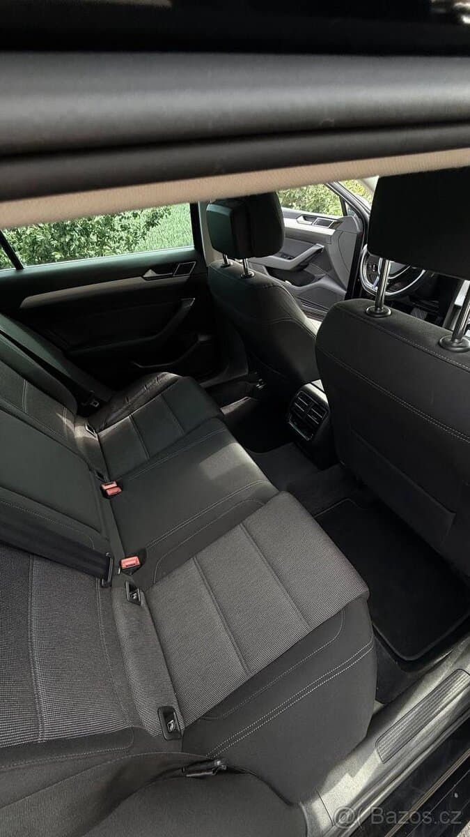 2016 Volkswagen PASSAT - 8