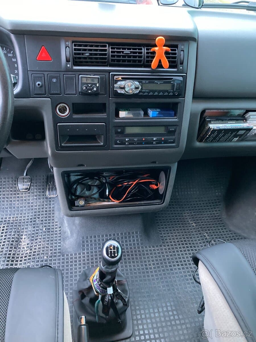 2000 Volkswagen CARAVELLE - 8