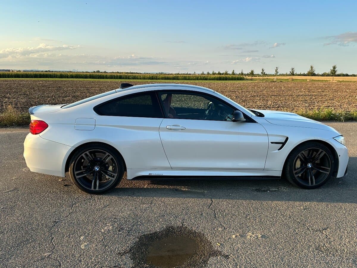2016 BMW M4 - 8