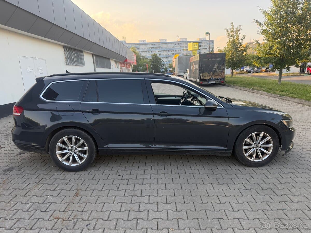 2015 Volkswagen PASSAT - 8