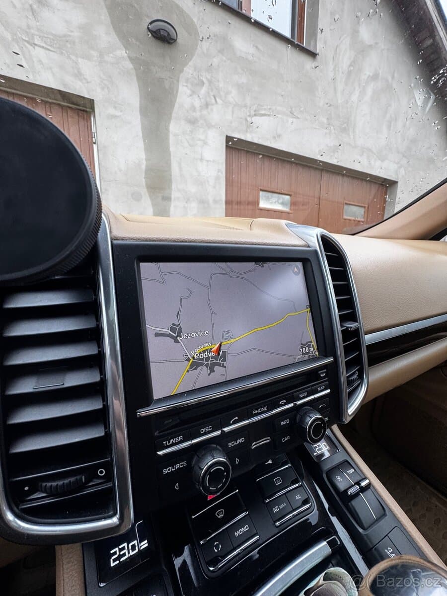 2010 Porsche CAYENNE - 8