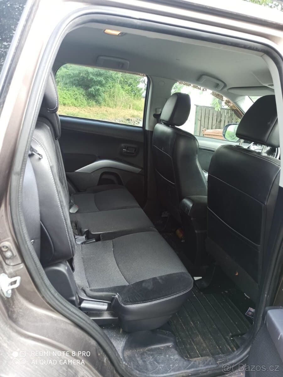 2011 Mitsubishi OUTLANDER - 8