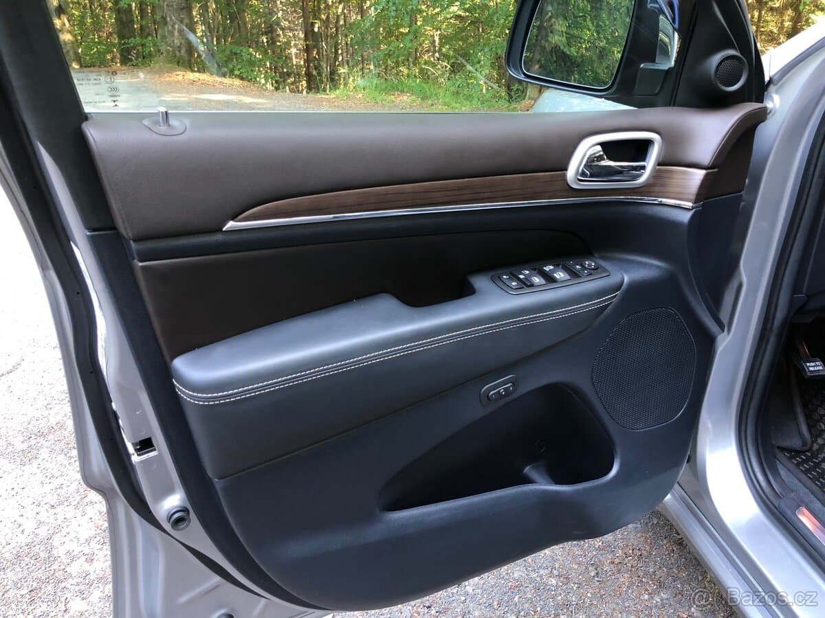 2014 Jeep CHEROKEE - 8