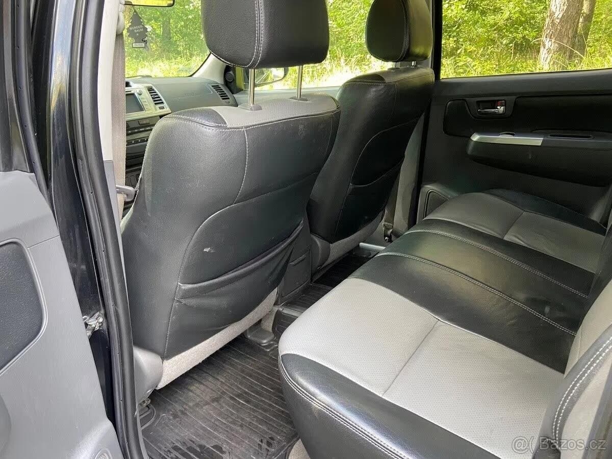 2012 Toyota HILUX - 8