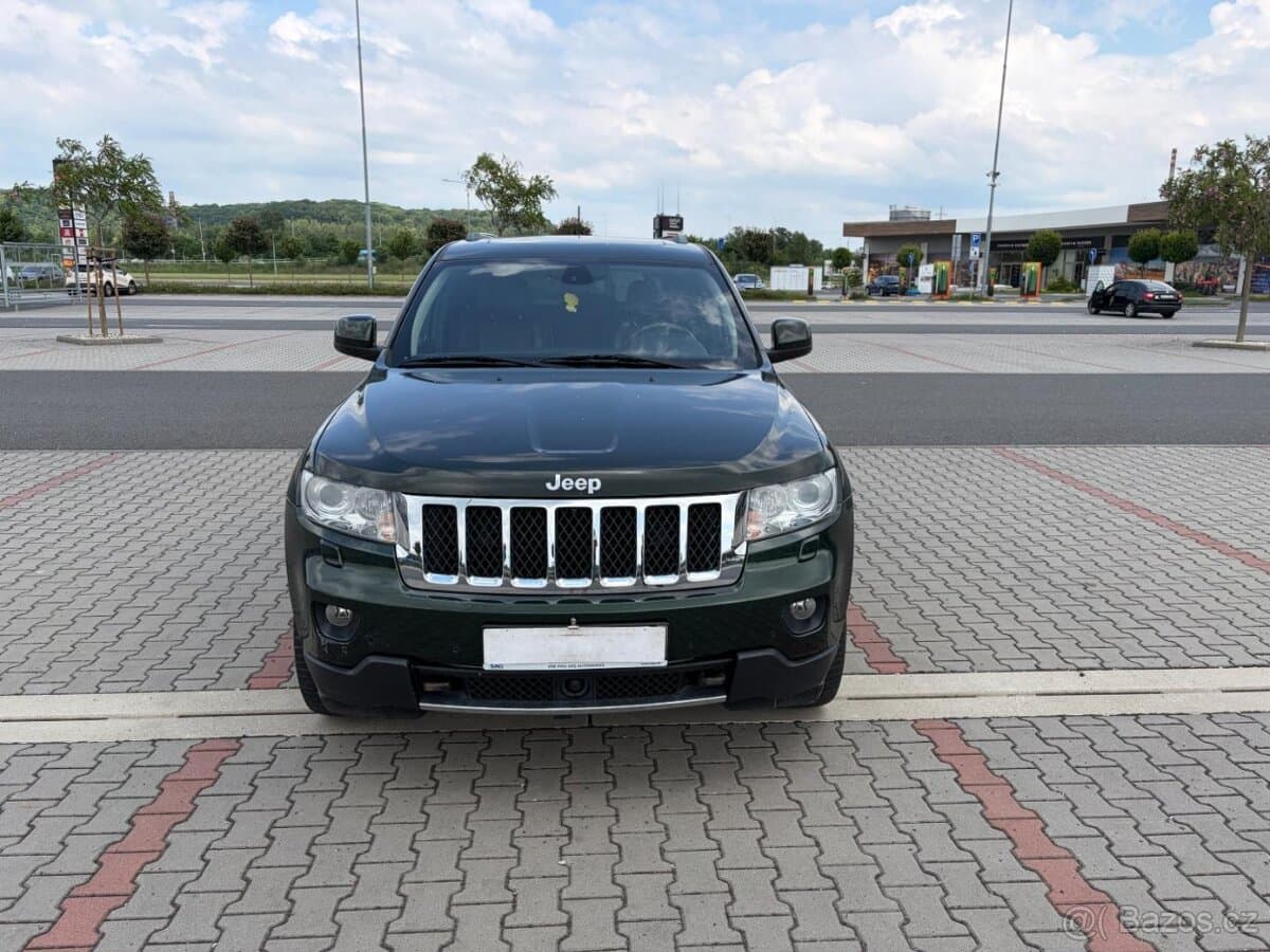 2011 Jeep CHEROKEE - 8