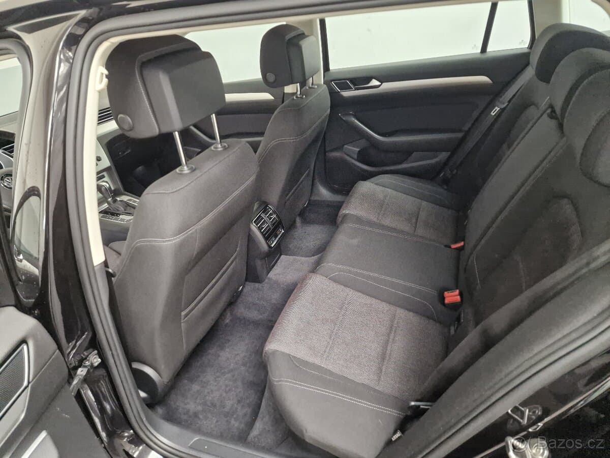 2016 Volkswagen PASSAT - 8