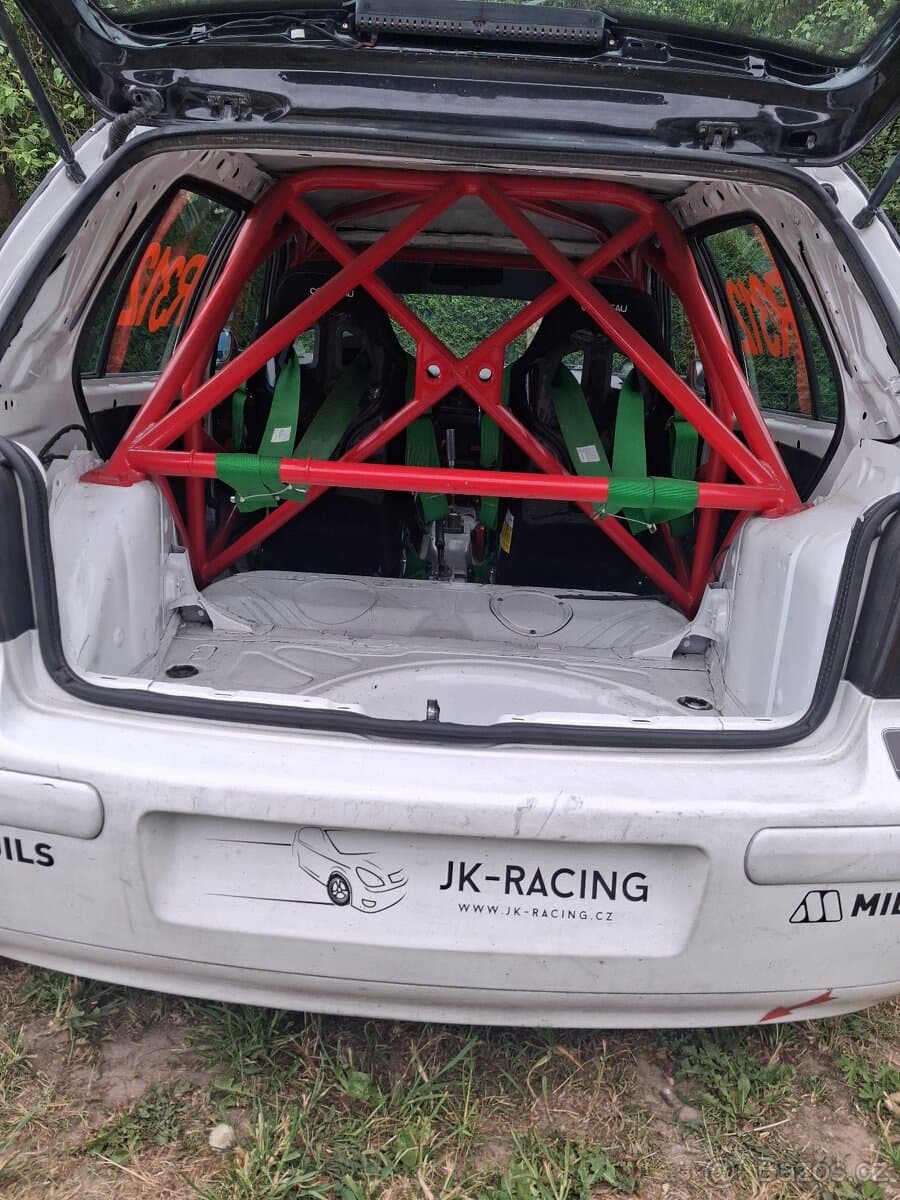 Volkswagen GOLF - 8