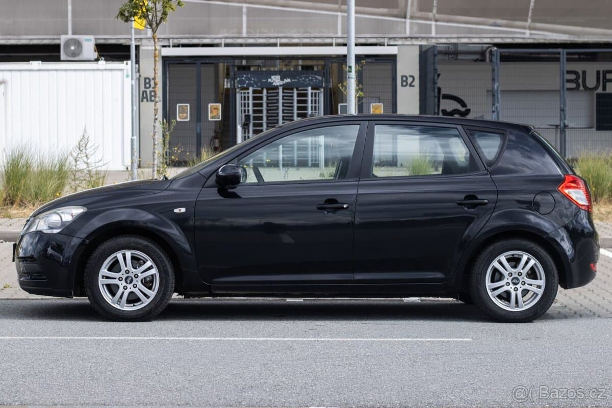 2011 Kia PROCEED - 8