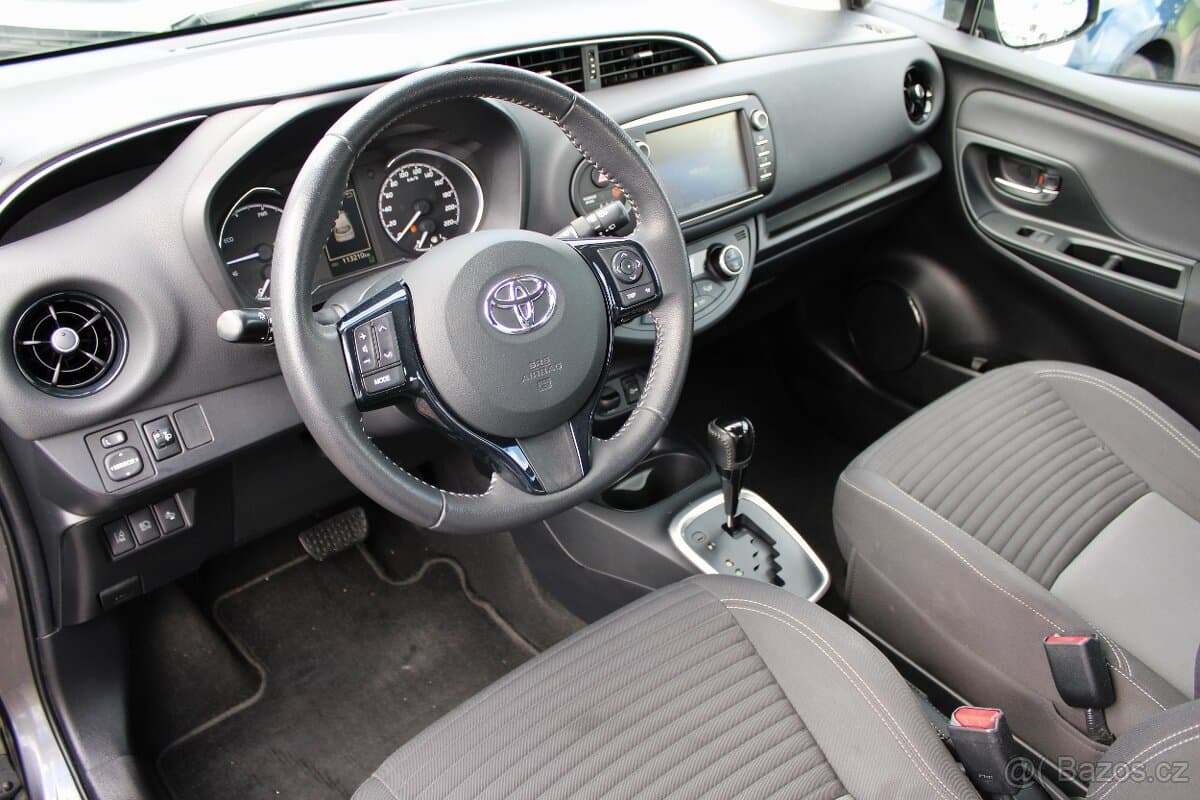 2017 Toyota YARIS - 8