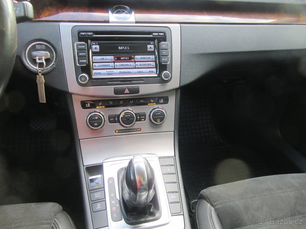 2012 Volkswagen PASSAT CC - 8