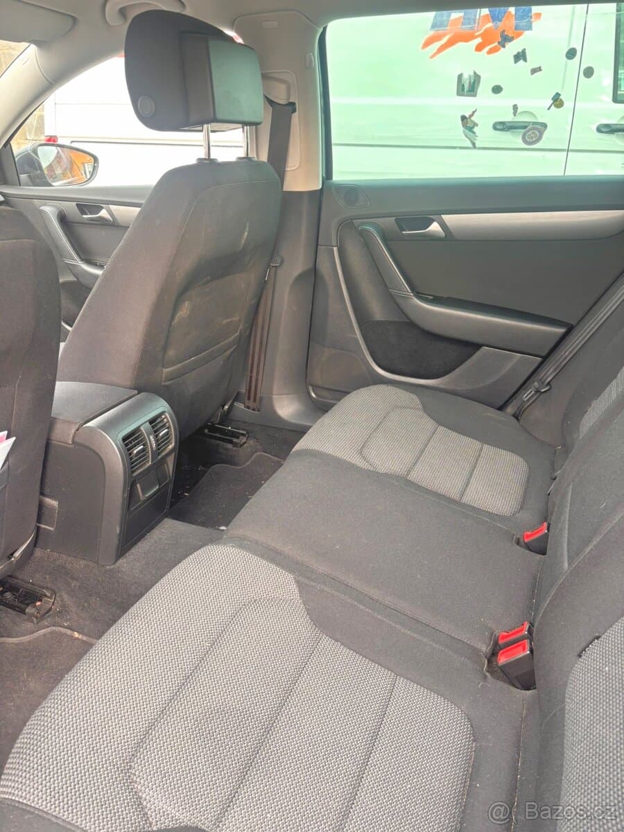 2012 Volkswagen PASSAT - 8