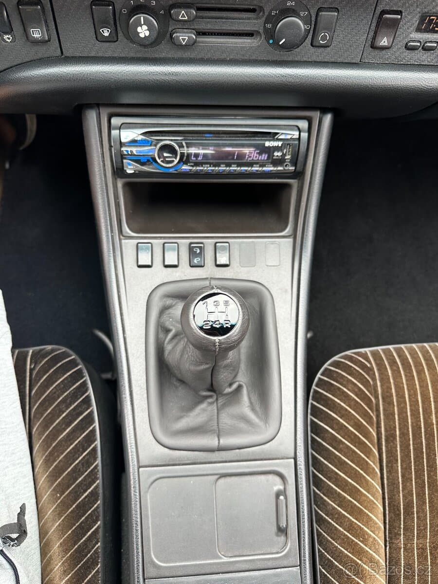 1989 Porsche 944 - 8