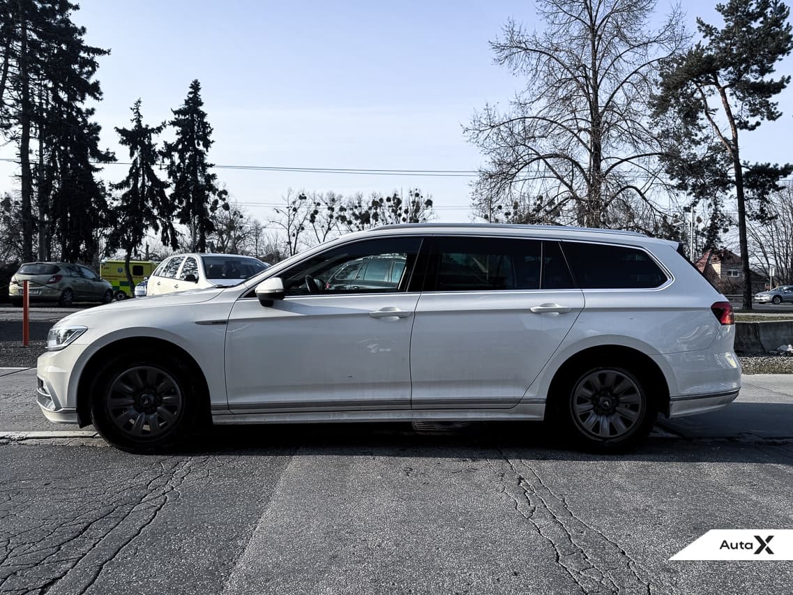 2019 Volkswagen PASSAT - 8
