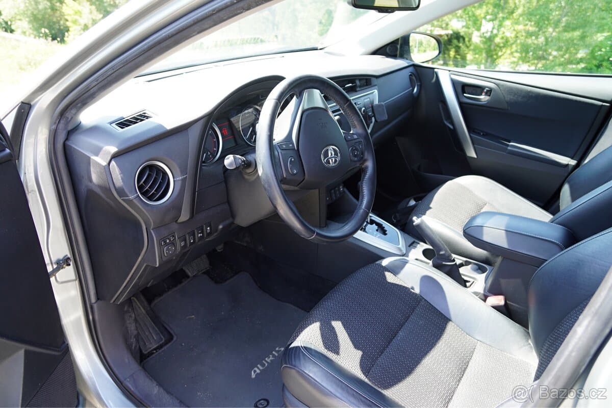 2014 Toyota AURIS - 8