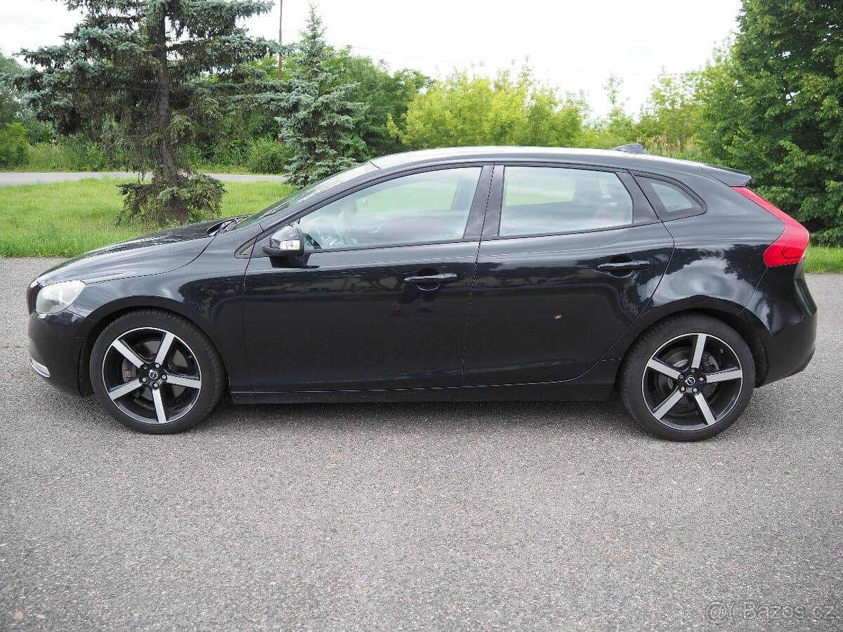2015 Volvo V40 - 8