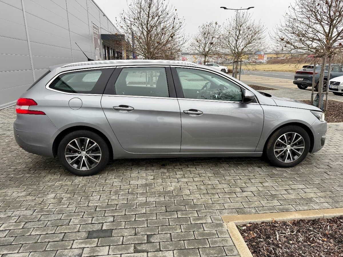 2016 Peugeot 308 - 8