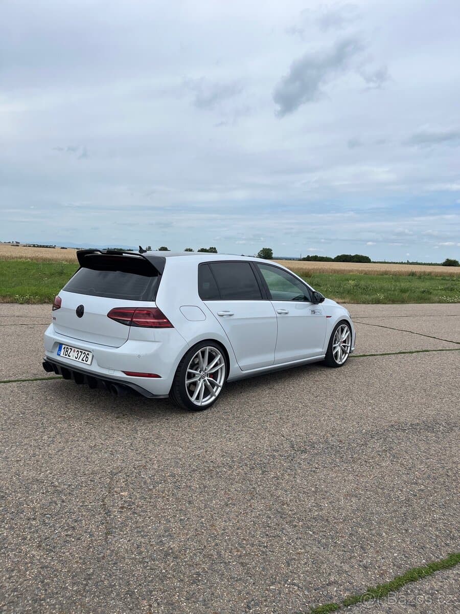 2018 Volkswagen GOLF - 8