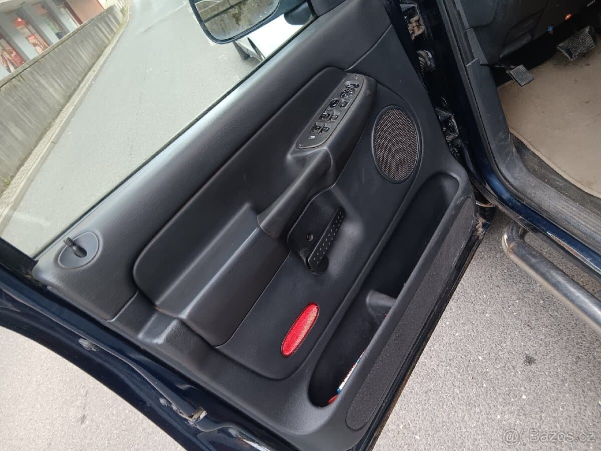 2004 Dodge RAM - 8