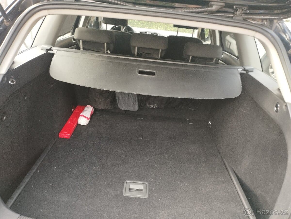 2011 Volkswagen GOLF - 8