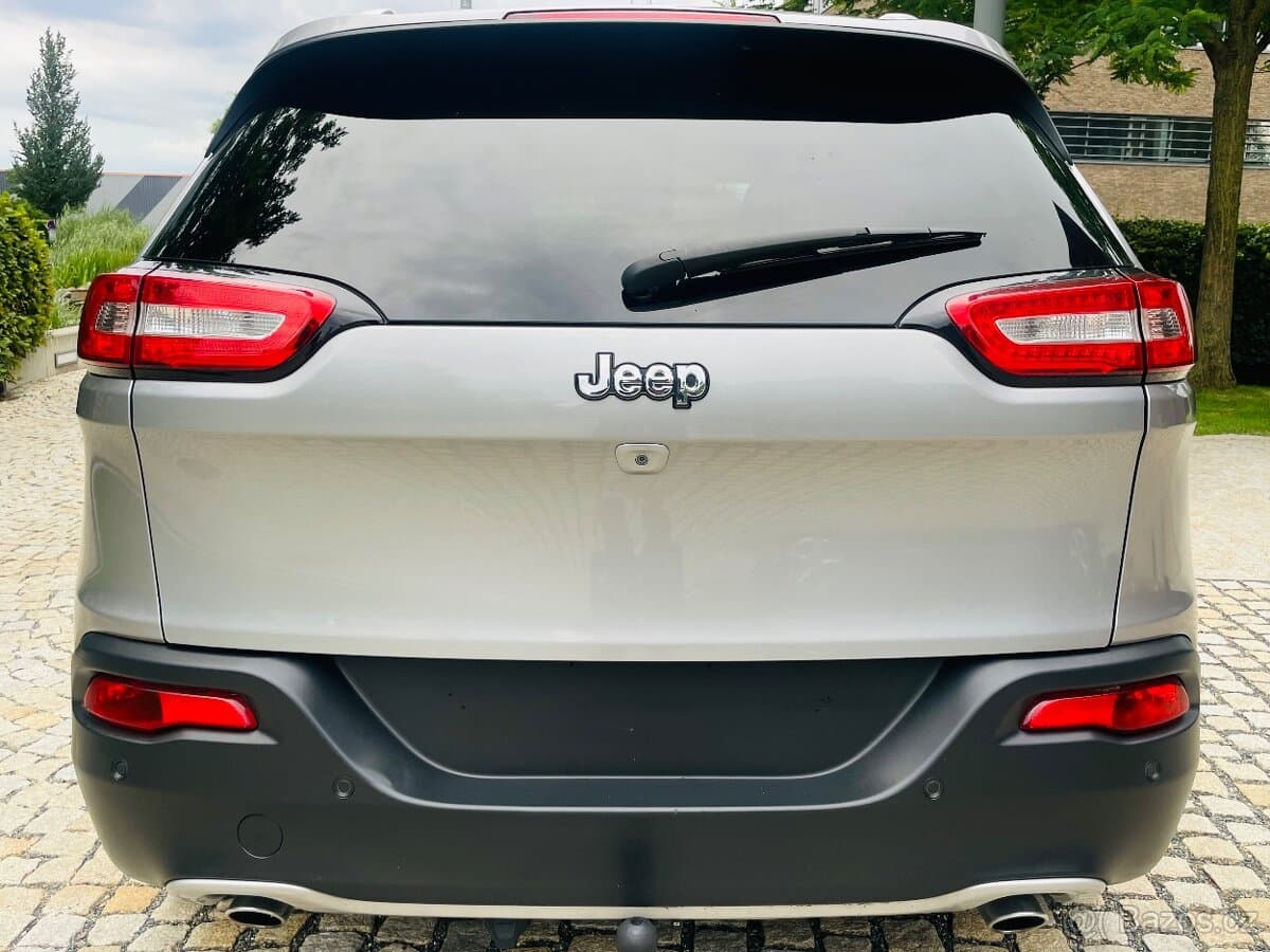 2014 Jeep CHEROKEE - 8