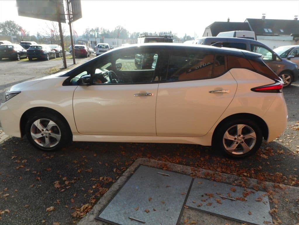 2021 Nissan LEAF - 8
