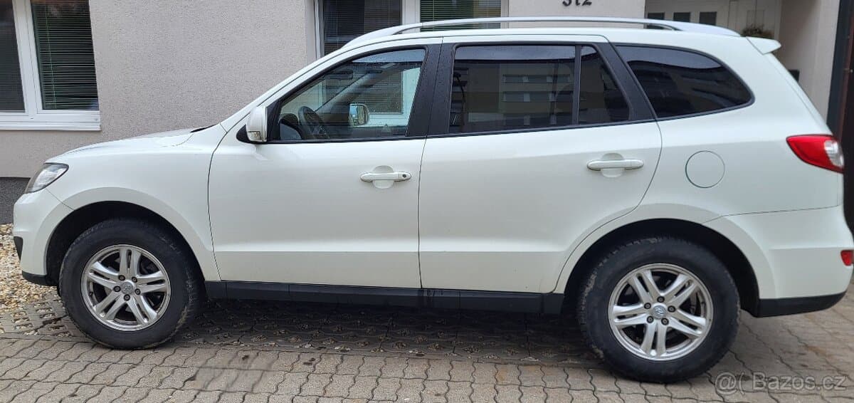 2010 Hyundai SANTA FE - 8