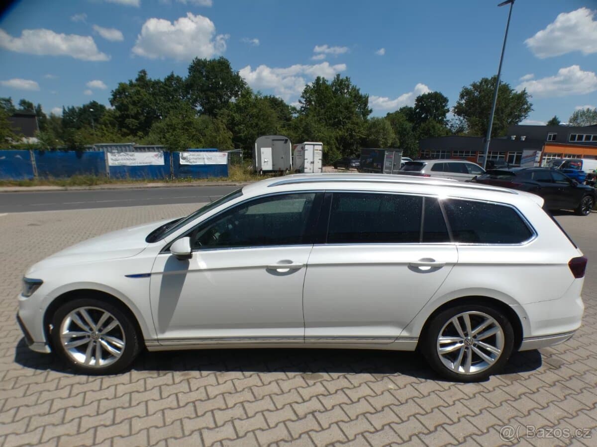 2020 Volkswagen PASSAT - 8