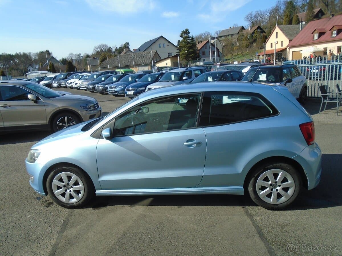 2011 Volkswagen POLO - 8