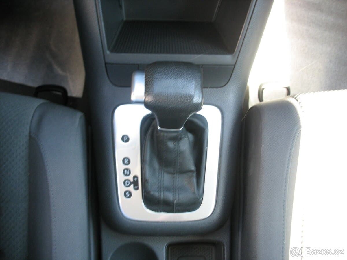 2006 Volkswagen GOLF - 8