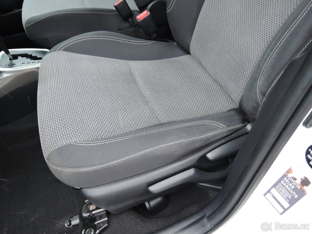 2015 Toyota YARIS - 8