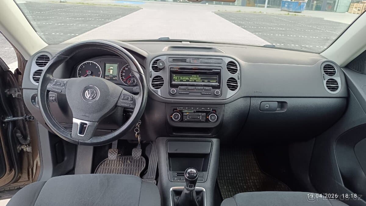 2011 Volkswagen TIGUAN - 8