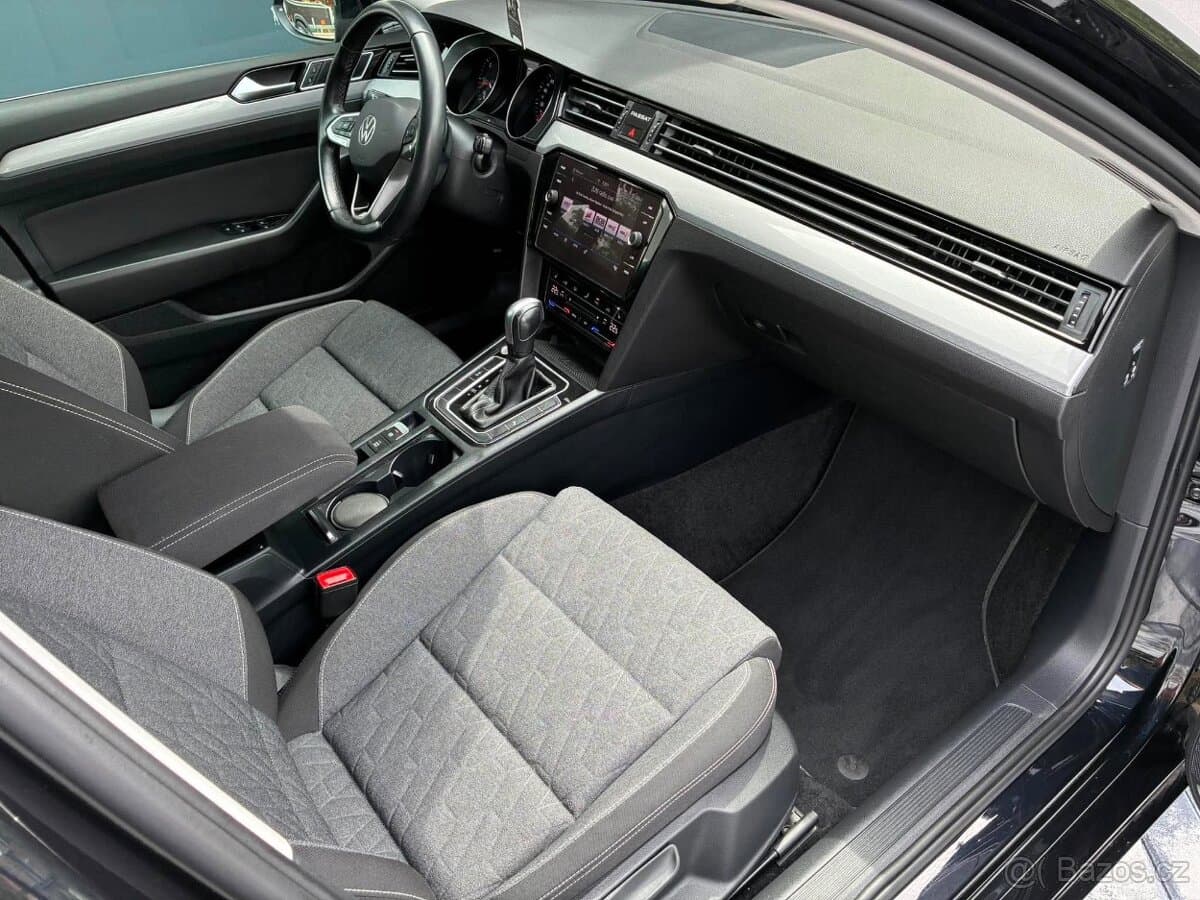 2022 Volkswagen PASSAT - 8