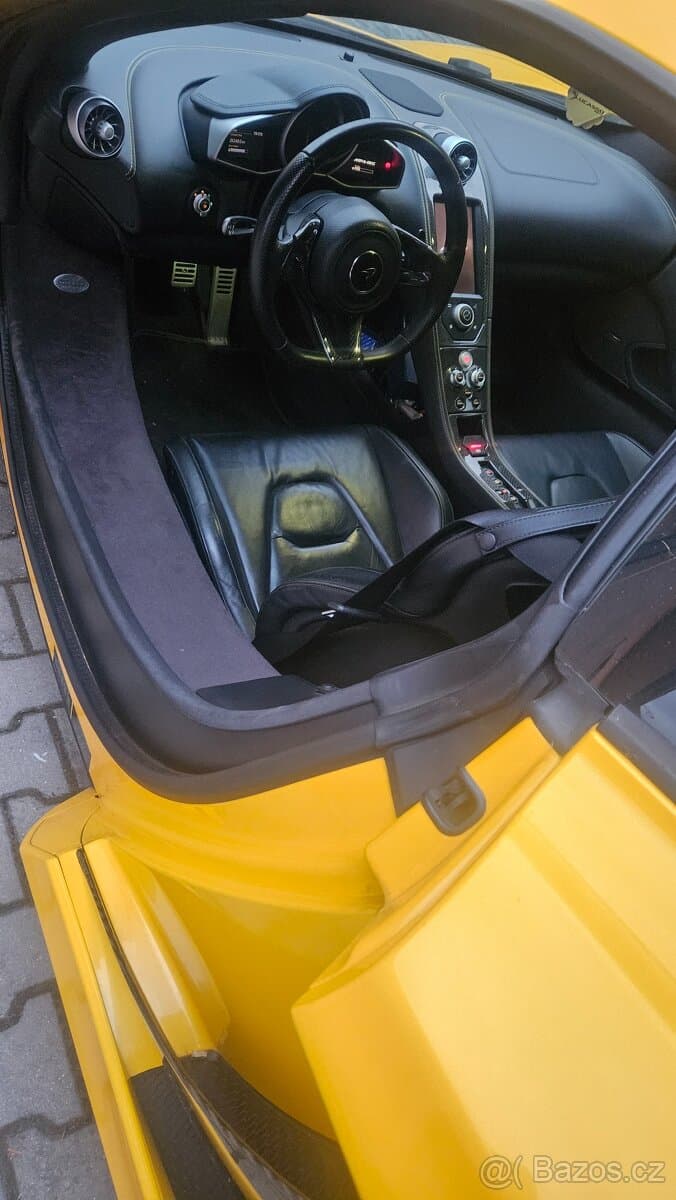 McLaren MP4 - 8