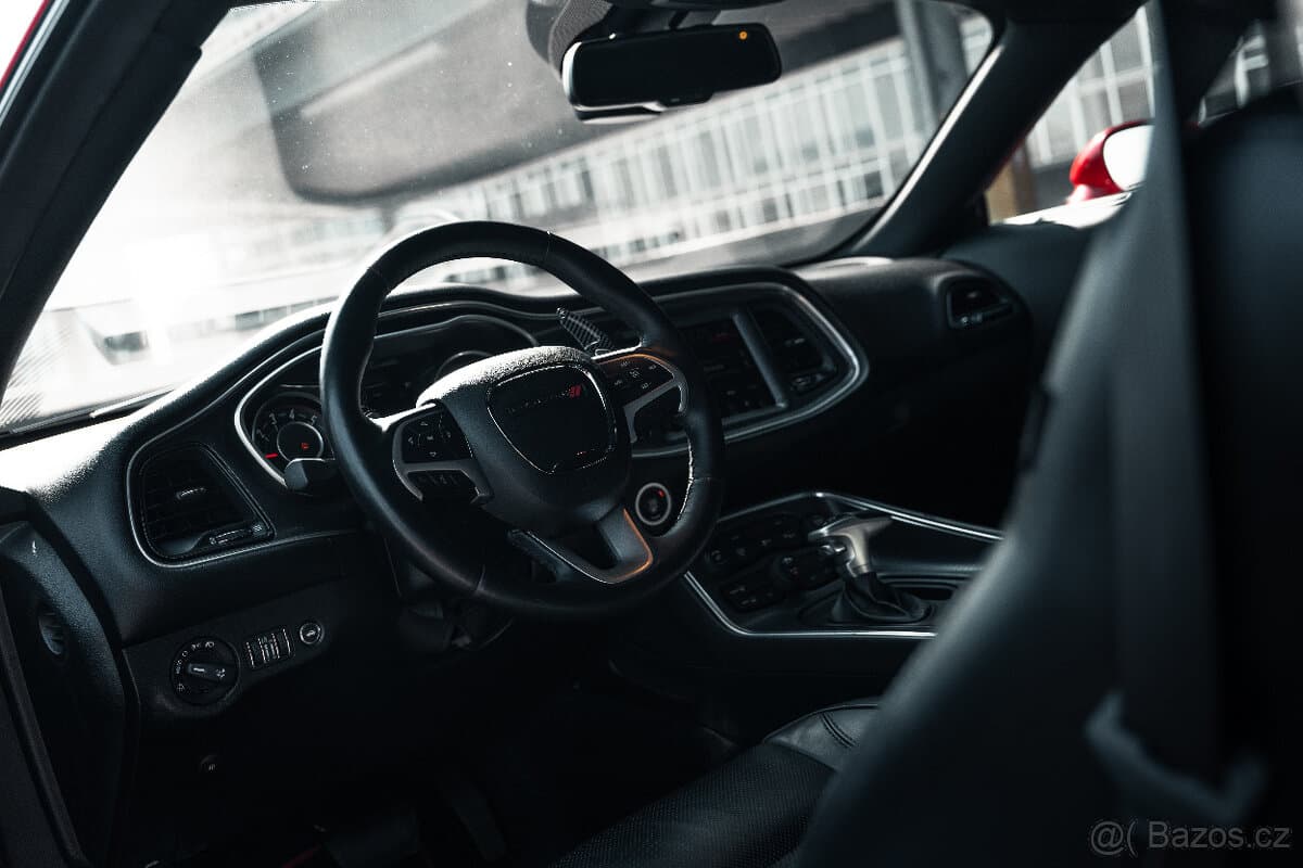 2015 Dodge CHALLENGER - 8