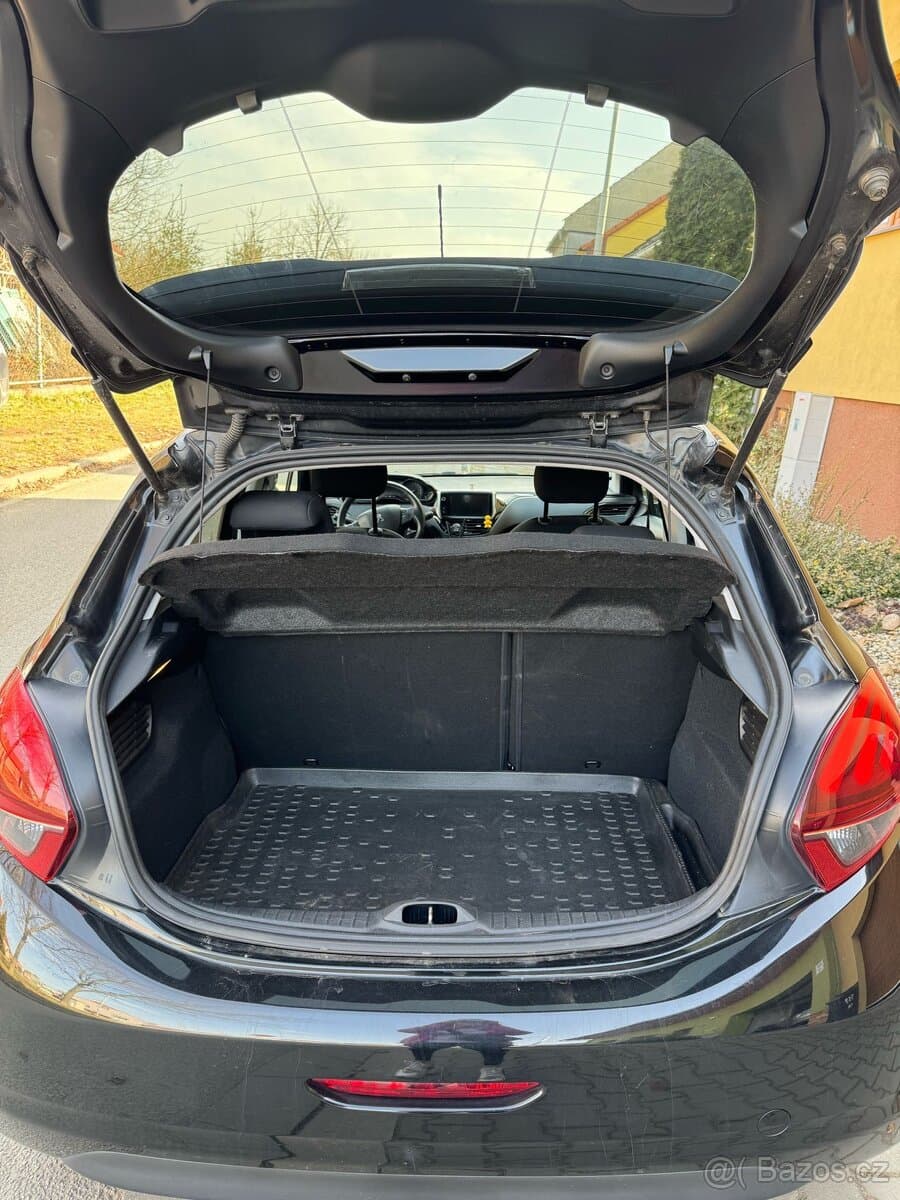 2017 Peugeot 208 - 8