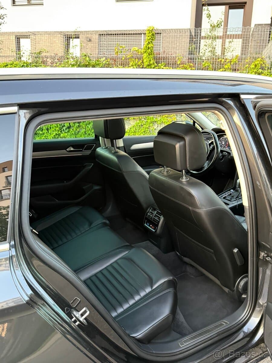 2017 Volkswagen PASSAT - 8