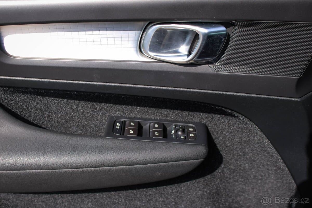 2019 Volvo XC40 - 8