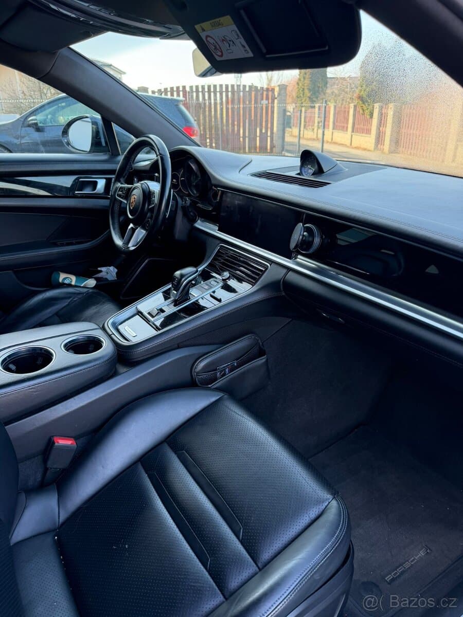 2018 Porsche PANAMERA - 8
