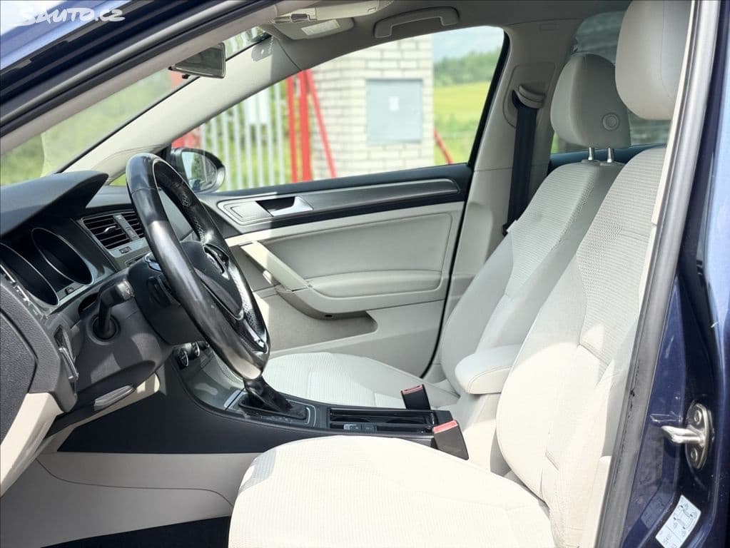 2013 Volkswagen GOLF - 8