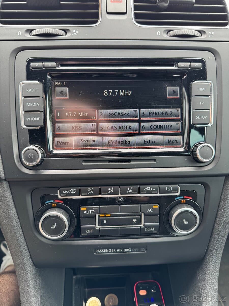 2011 Volkswagen GOLF - 8